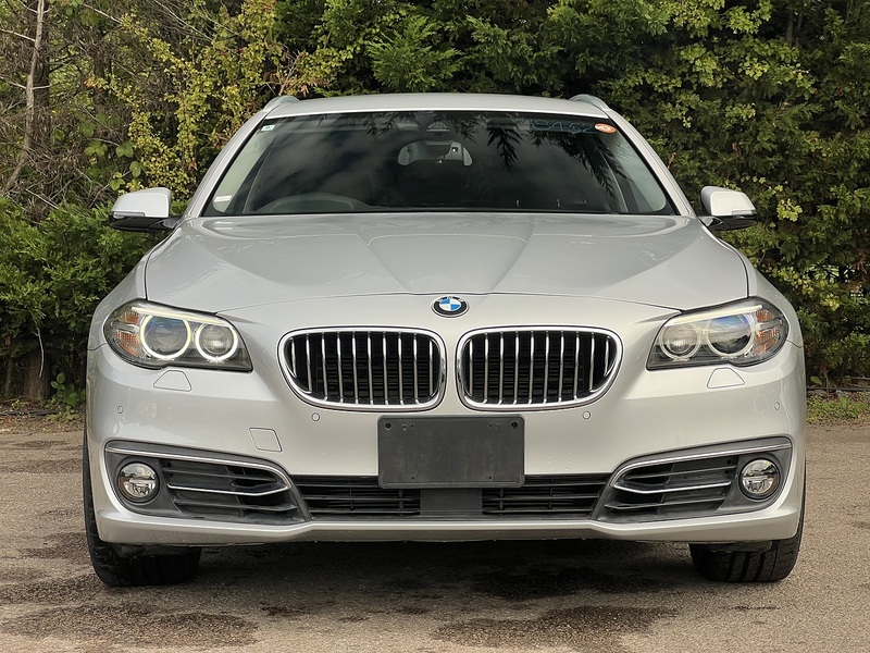 BMW 5 Series 520I Touring Luxury - U12706