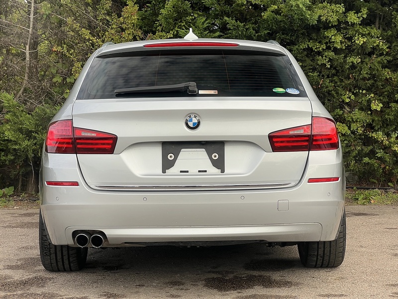 BMW 5 Series 520I Touring Luxury - U12706