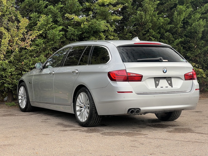 BMW 5 Series 520I Touring Luxury - U12706