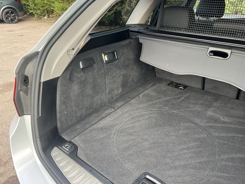 BMW 5 Series 520I Touring Luxury - U12706
