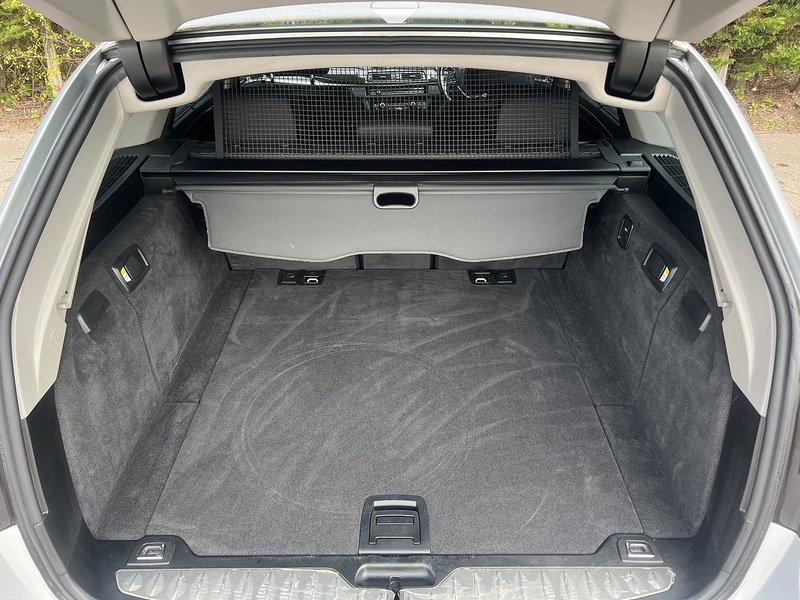 BMW 5 Series 520I Touring Luxury - U12706