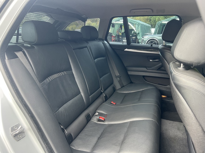 BMW 5 Series 520I Touring Luxury - U12706
