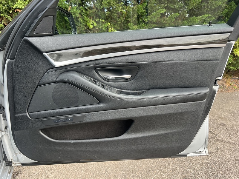 BMW 5 Series 520I Touring Luxury - U12706