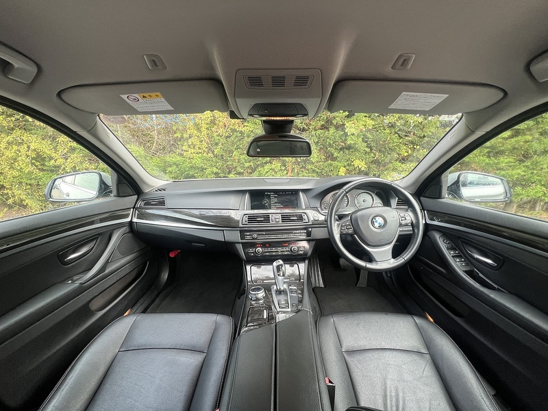 BMW 5 Series 520I Touring Luxury - U12706