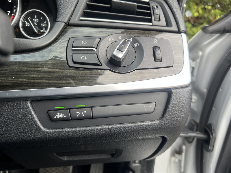 BMW 5 Series 520I Touring Luxury - U12706