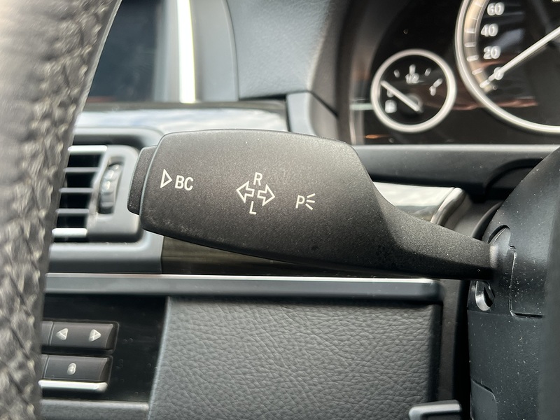 BMW 5 Series 520I Touring Luxury - U12706