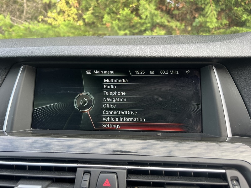 BMW 5 Series 520I Touring Luxury - U12706