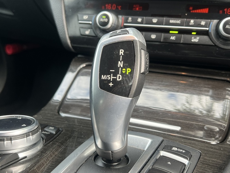 BMW 5 Series 520I Touring Luxury - U12706