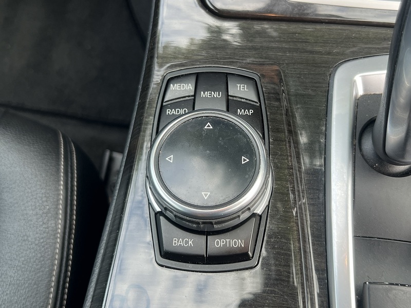 BMW 5 Series 520I Touring Luxury - U12706