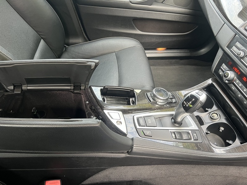 BMW 5 Series 520I Touring Luxury - U12706