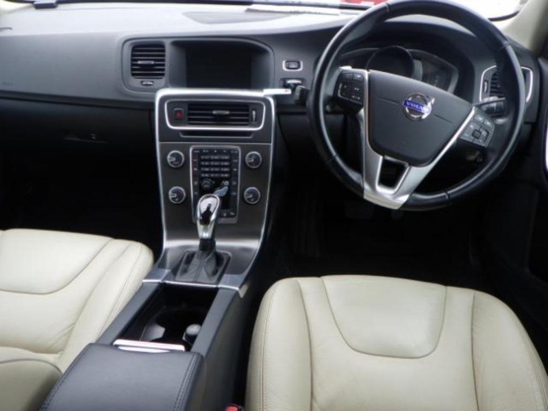 Volvo V60 T4 Se - U12707