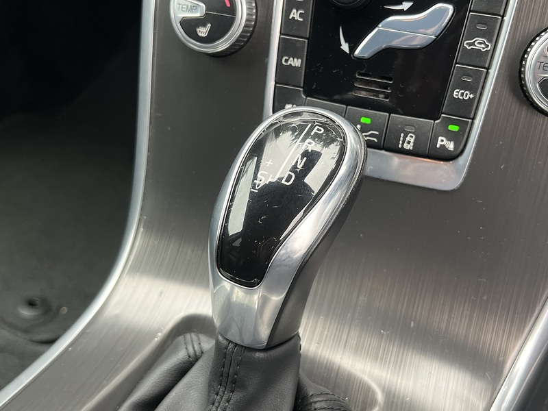 Volvo Xc60 D4 R-Design - U12708