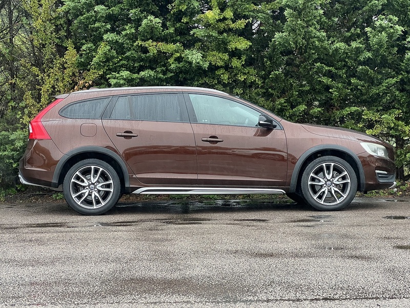 Volvo V60 T5 Cross Country Awd SE - U12721