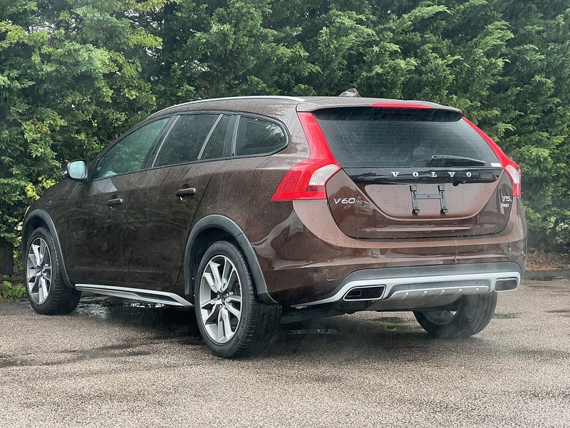 Volvo V60 T5 Cross Country Awd SE - U12721