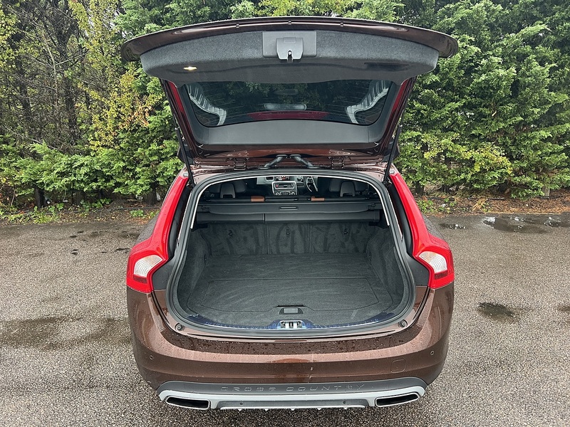 Volvo V60 T5 Cross Country Awd SE - U12721