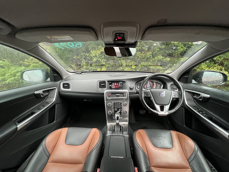Volvo V60 T5 Cross Country Awd SE - U12721