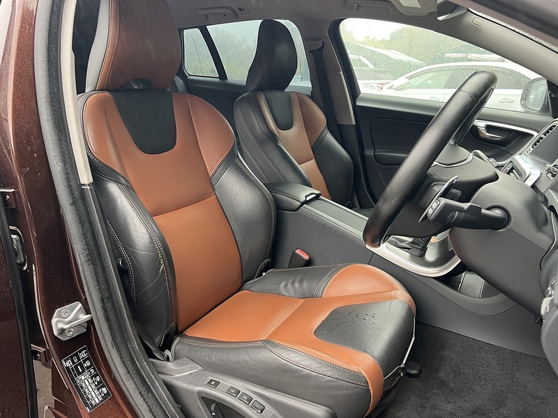 Volvo V60 T5 Cross Country Awd SE - U12721