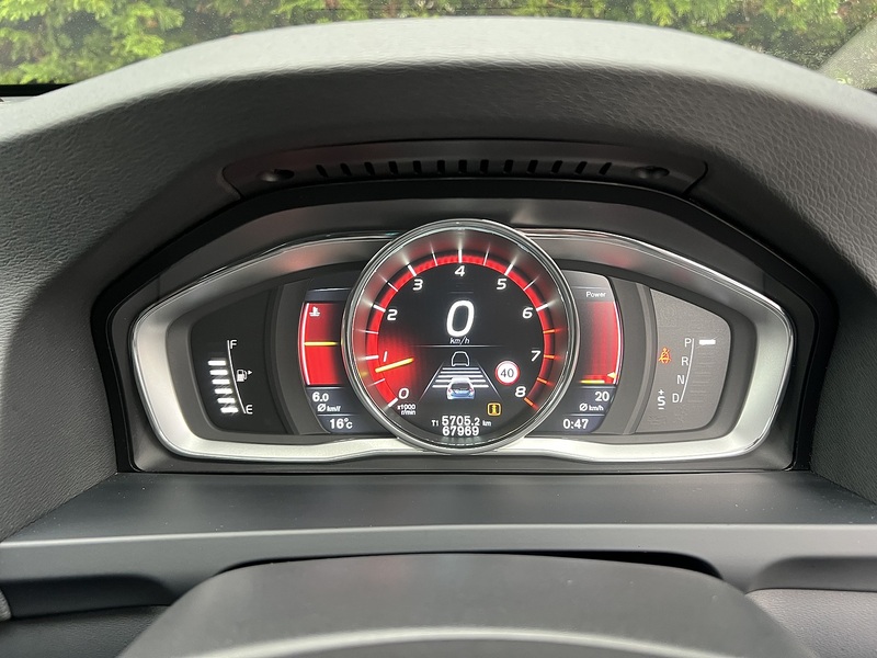 Volvo V60 T5 Cross Country Awd SE - U12721