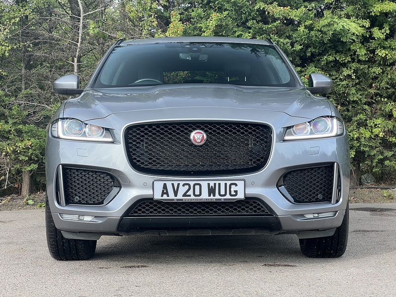 Jaguar F-PACE D180 Chequered Flag - U12724