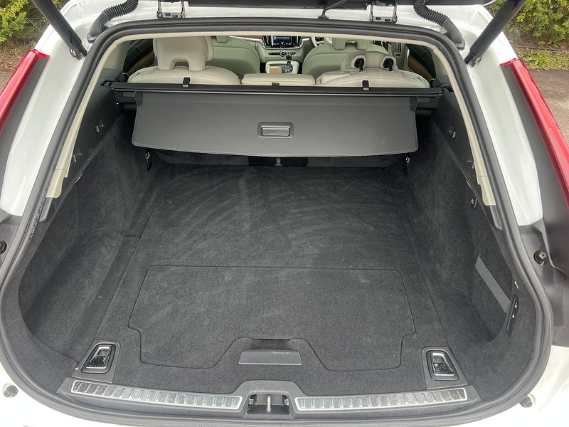 Volvo V90 D4 Inscription - U12729