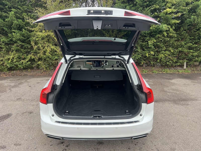 Volvo V90 D4 Inscription - U12729