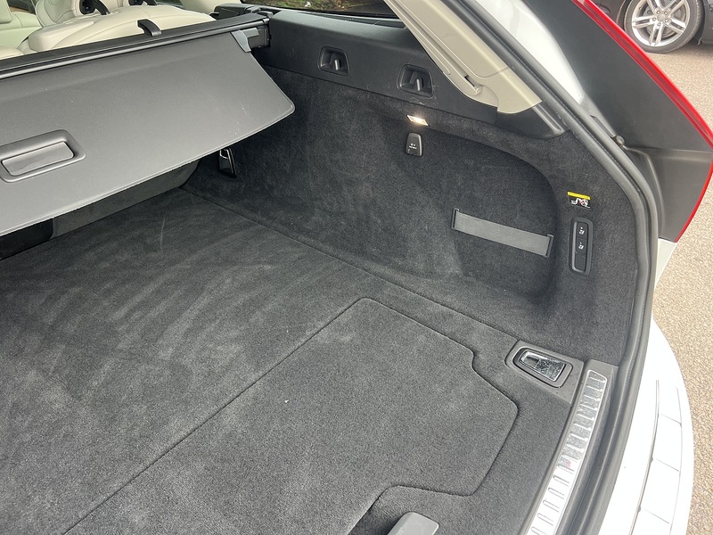 Volvo V90 D4 Inscription - U12729