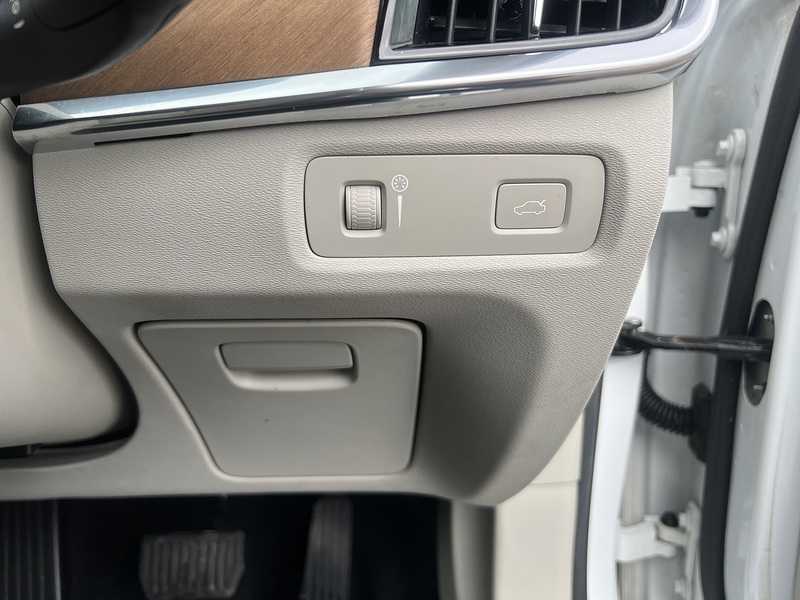 Volvo V90 D4 Inscription - U12729