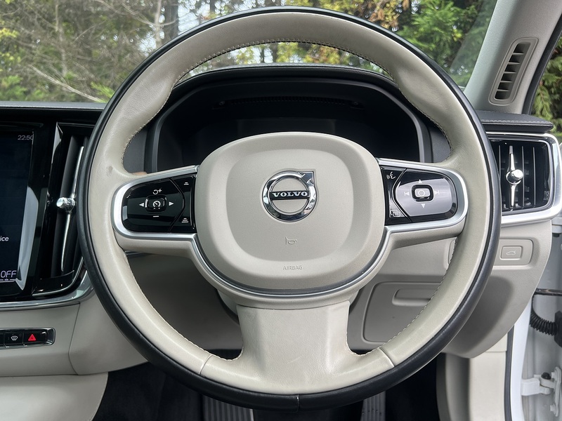 Volvo V90 D4 Inscription - U12729