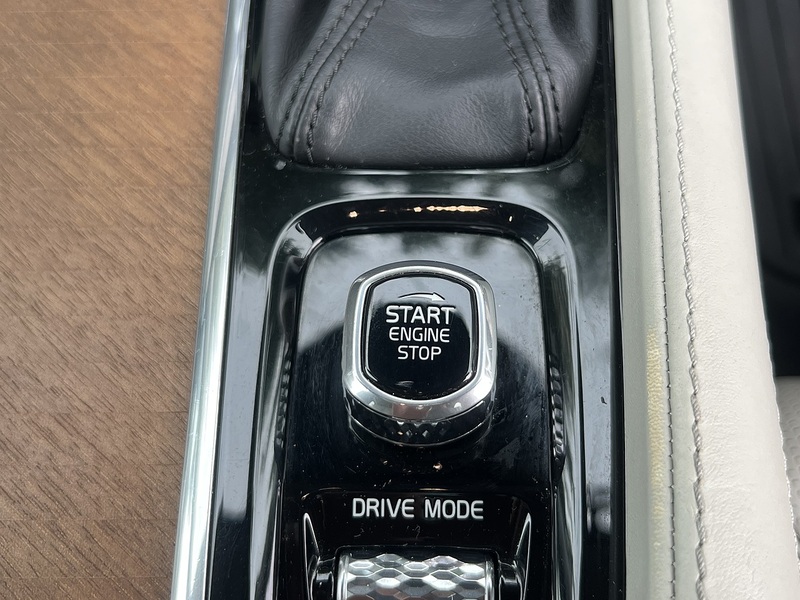 Volvo V90 D4 Inscription - U12729