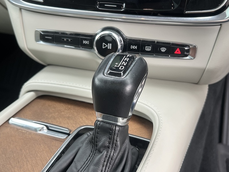Volvo V90 D4 Inscription - U12729