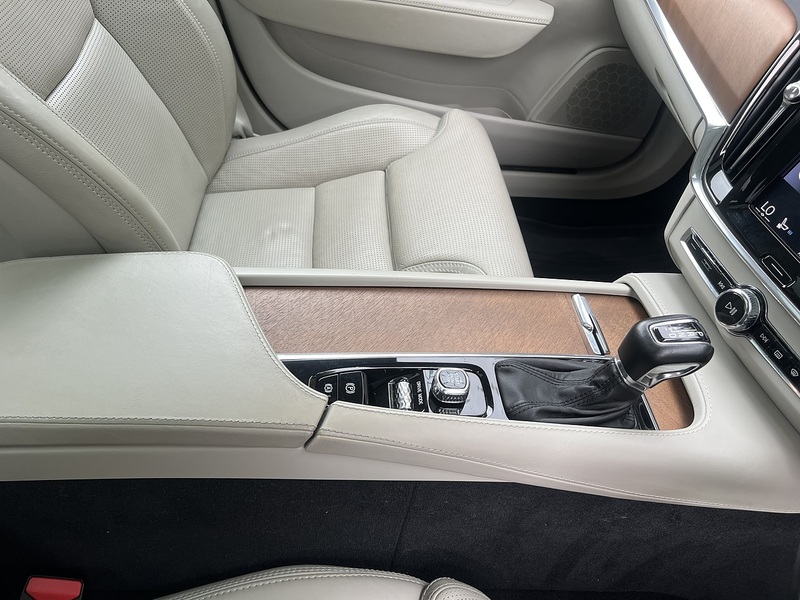 Volvo V90 D4 Inscription - U12729