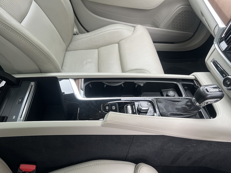 Volvo V90 D4 Inscription - U12729