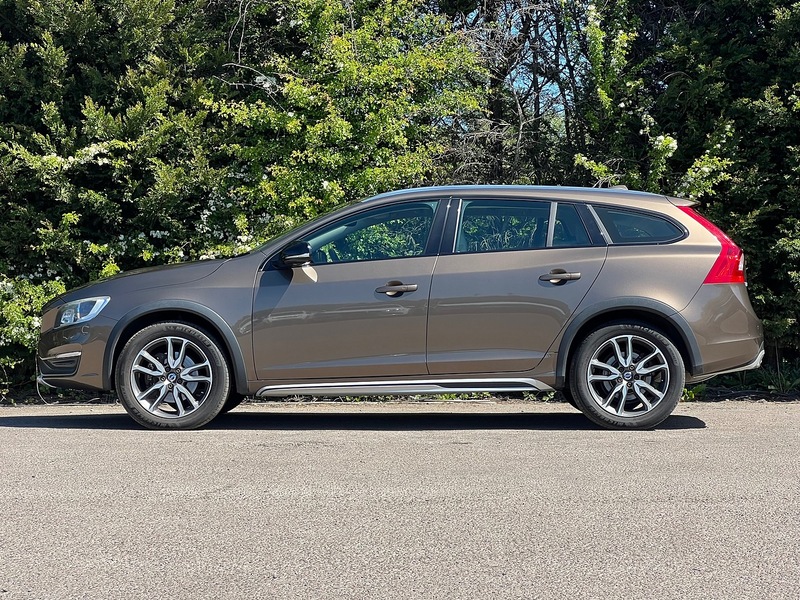 Volvo V60 T5 Cross Country Plus Awd - U12741