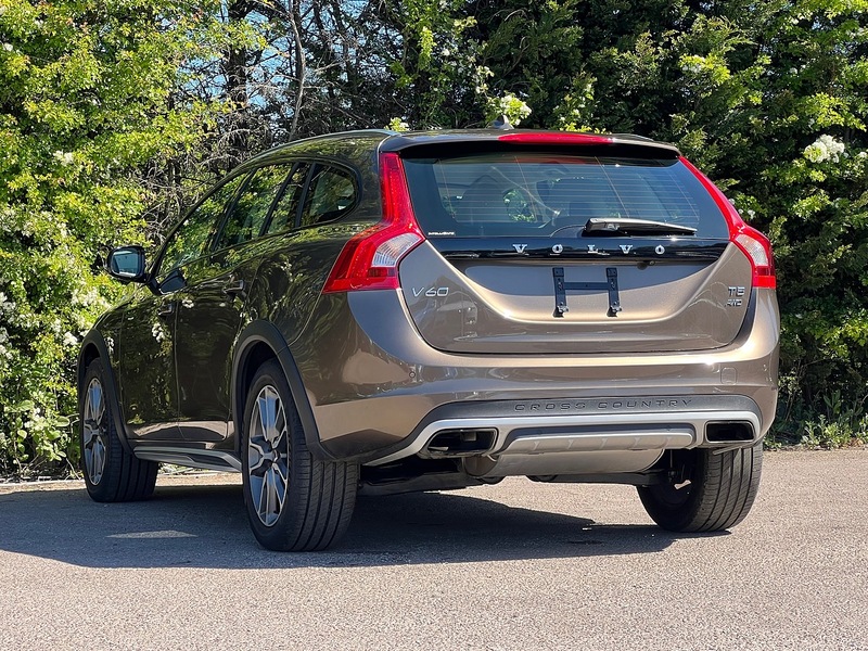 Volvo V60 T5 Cross Country Plus Awd - U12741
