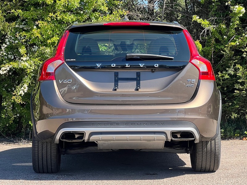 Volvo V60 T5 Cross Country Plus Awd - U12741