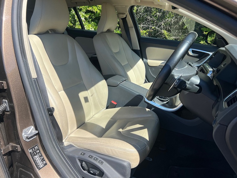 Volvo V60 T5 Cross Country Plus Awd - U12741