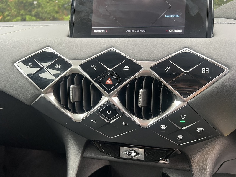 DS AUTOMOBILES DS 3 CROSSBACK E-TENSE Bastille - U12743
