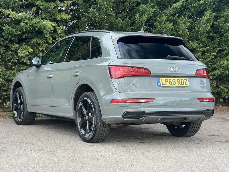 Audi Q5 TDI Black Edition - U12744