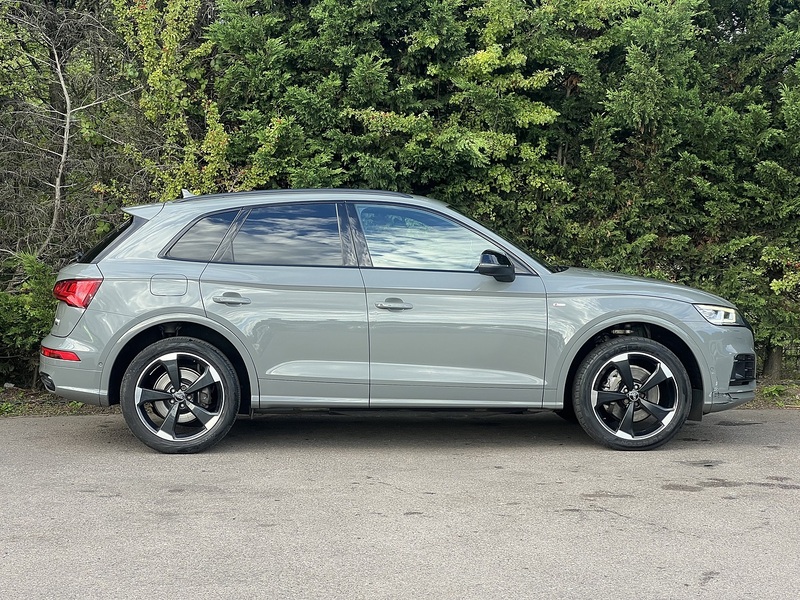Audi Q5 TDI Black Edition - U12744