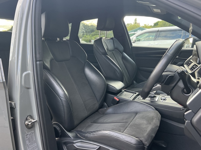 Audi Q5 TDI Black Edition - U12744