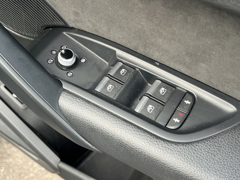 Audi Q5 TDI Black Edition - U12744