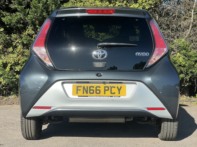 Toyota AYGO VVT-i x-clusiv 2 - U12759