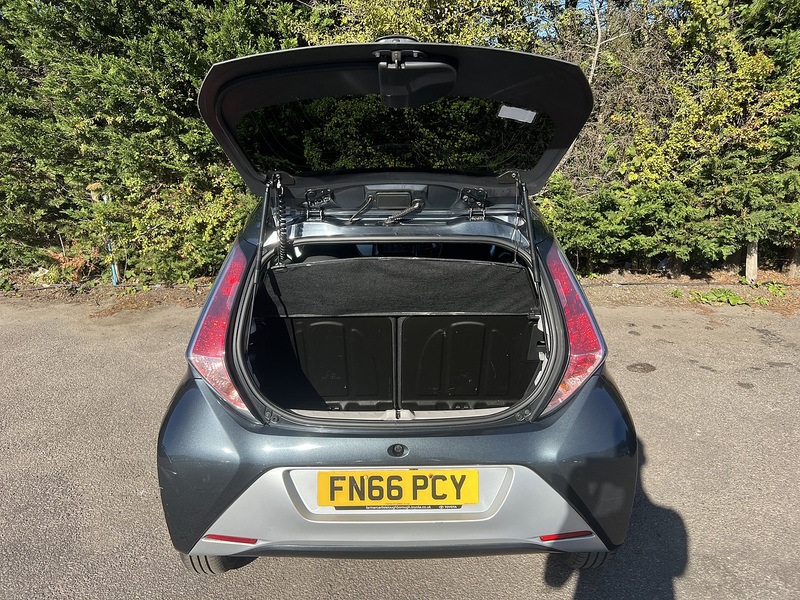 Toyota AYGO VVT-i x-clusiv 2 - U12759