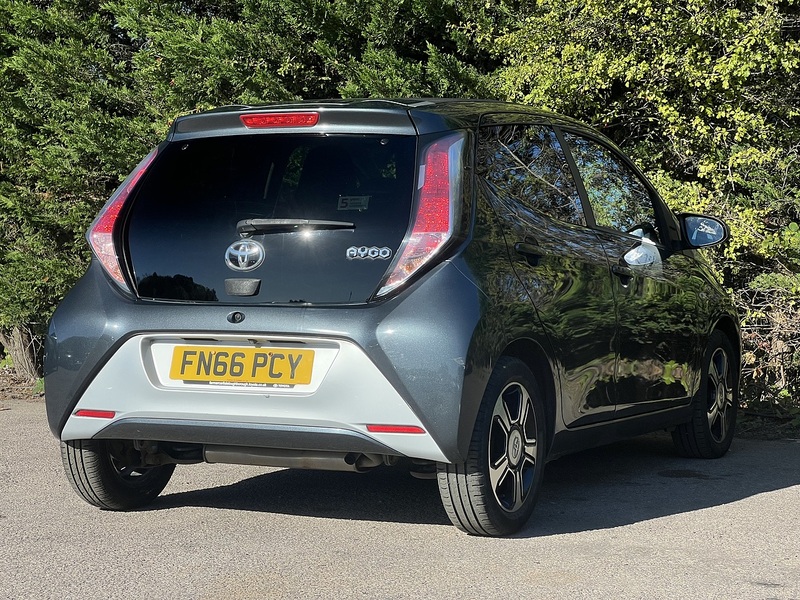 Toyota AYGO VVT-i x-clusiv 2 - U12759