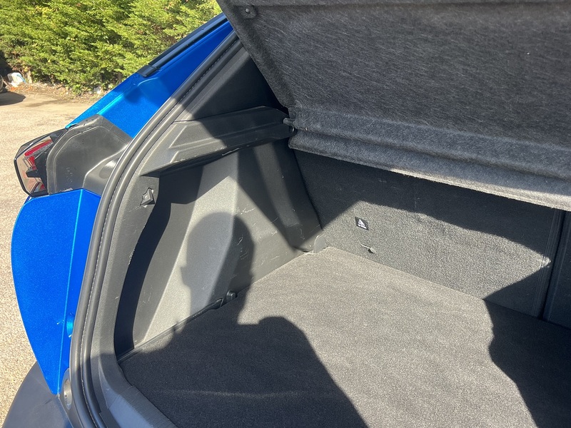 Peugeot 2008 PureTech GT - U12761