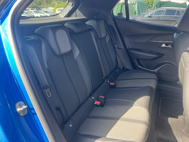Peugeot 2008 PureTech GT - U12761