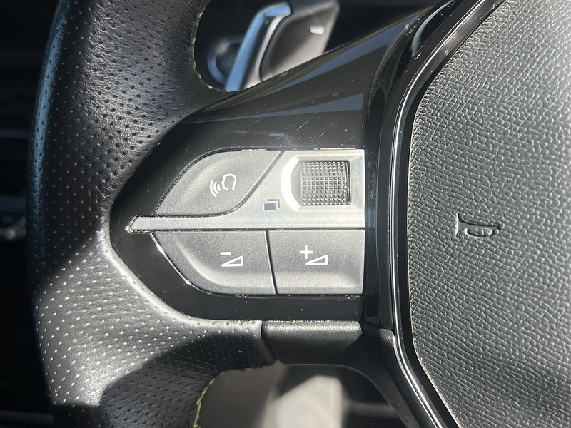 Peugeot 2008 PureTech GT - U12761