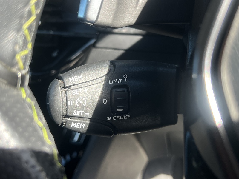Peugeot 2008 PureTech GT - U12761