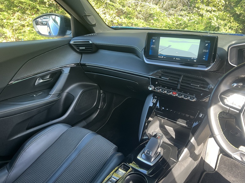 Peugeot 2008 PureTech GT - U12761