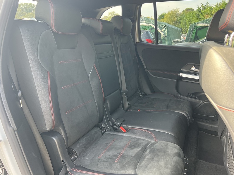 Mercedes-Benz GLB GLB200 AMG Line - U12763